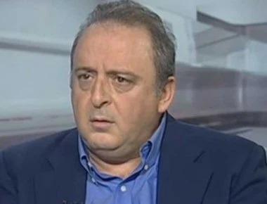 «Σφάζονται στην ποδιά» του Δημήτρη Καμπουράκη - Ποια κανάλια διεκδικούν το γνωστό δημοσιογράφο